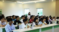Đoàn sinh viên Đại học Bách Khoa tham quan KCN Long Hậu