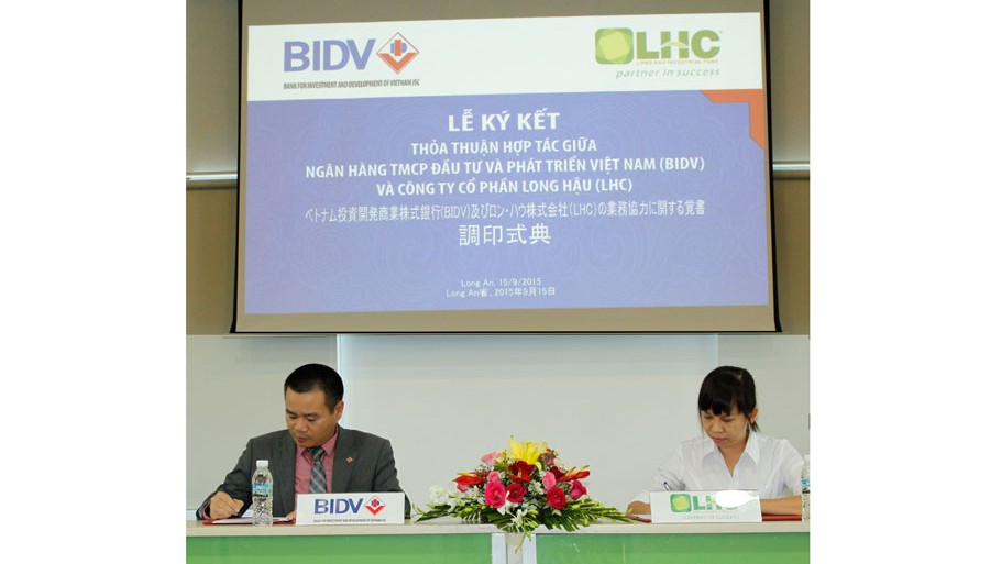Khai trương bàn tư vấn BIDV tại KCN Long Hậu