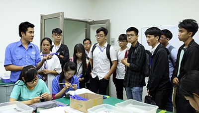 Đoàn sinh viên Đại học Bách Khoa tham quan KCN Long Hậu