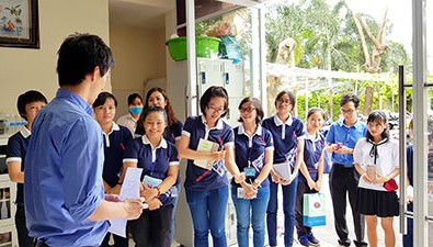 Đoàn sinh viên Đại học KHXH&NV tham quan KCN Long Hậu